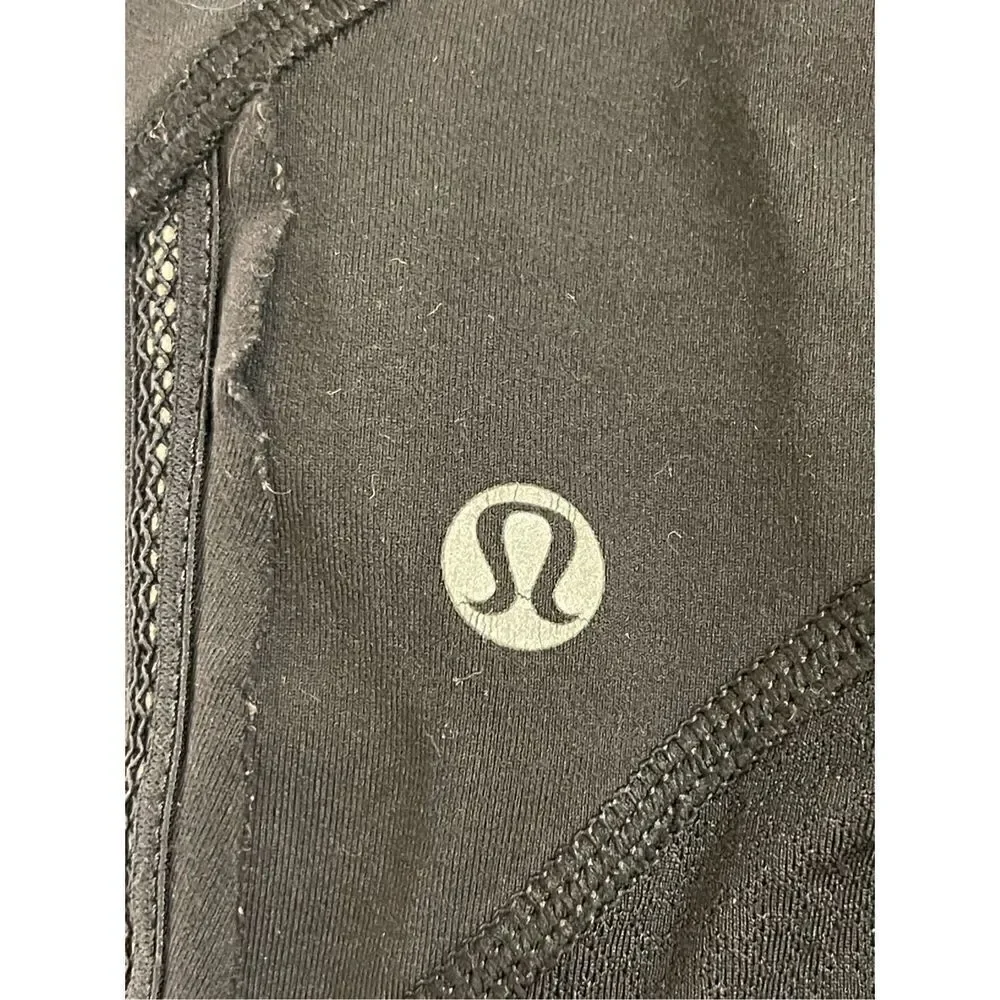 Lululemon bundle lot women’s capris two black tie dye size 4